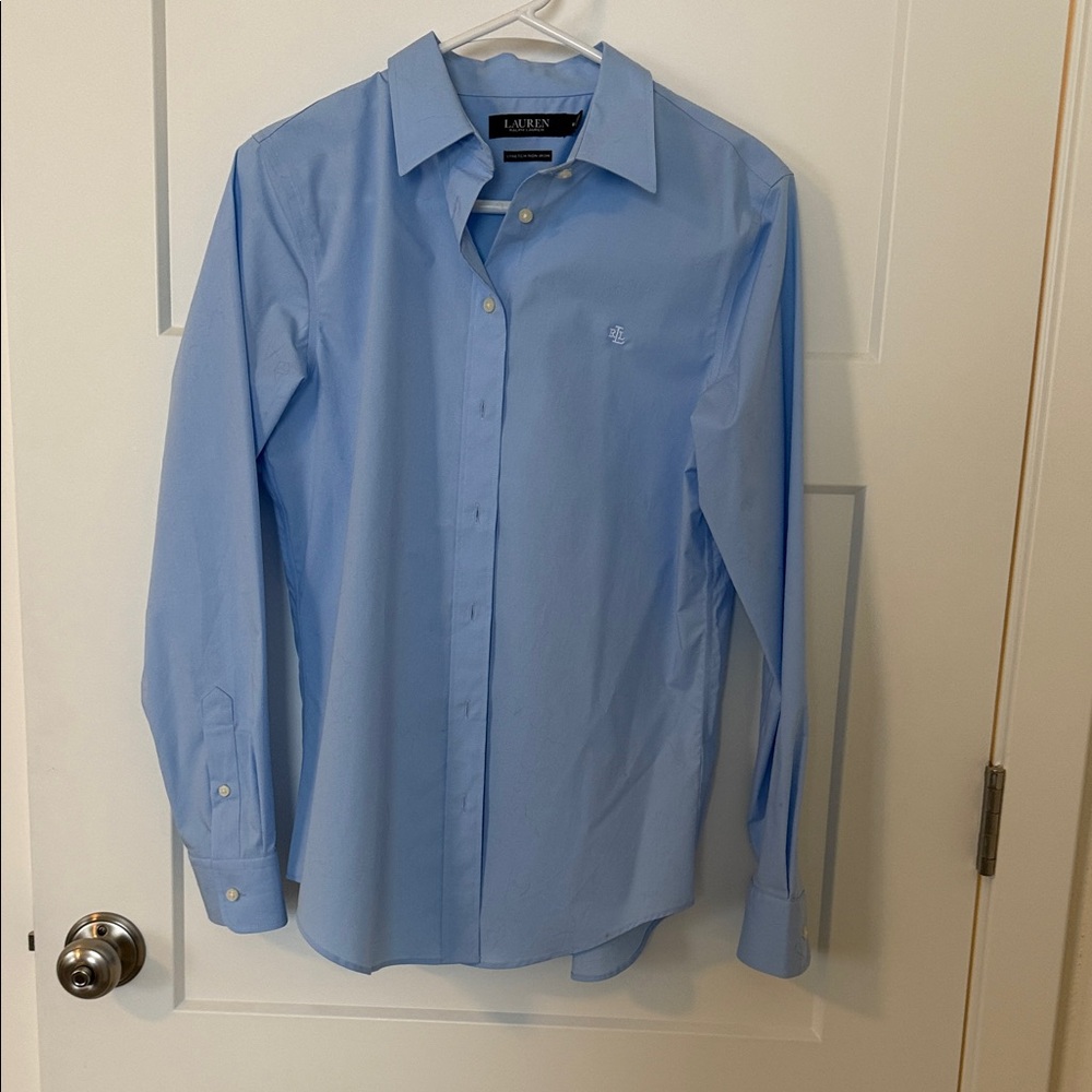 Ralph Lauren Women's Light Blue Button Down Shirt size Medium